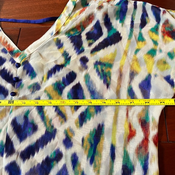 Colorful Geometric Patterned Top - Picture 5 of 5